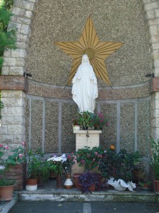 122 - Terni via Narni nei pressi della chiesa dell'Immacolata